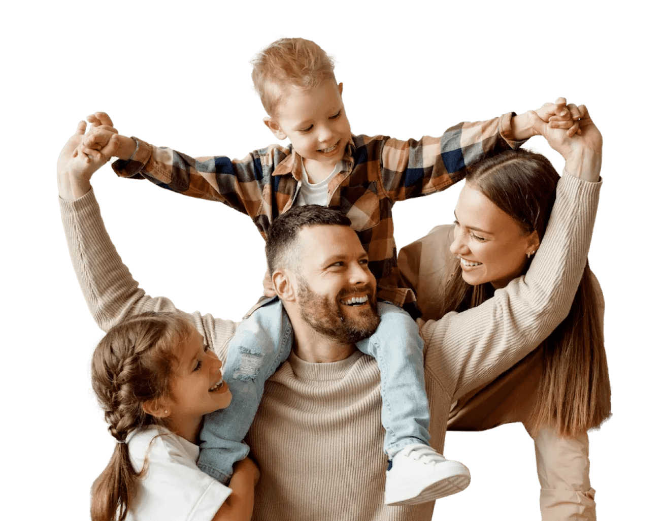 Família feliz em frente à sua nova casa